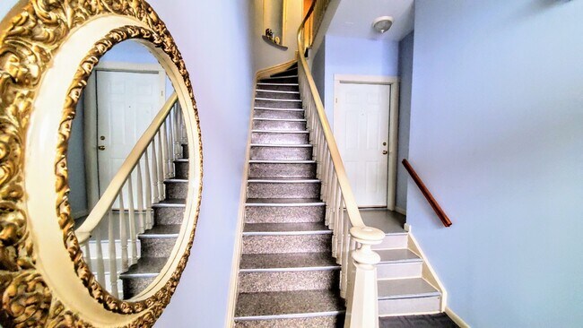 Building Photo - 129 Park Ave