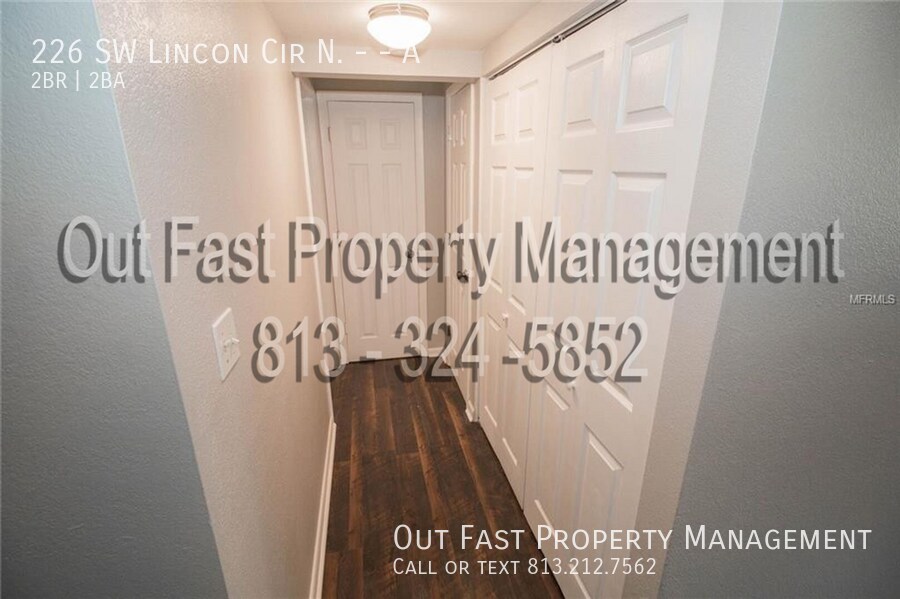 Building Photo - 226 SW Lincoln Cir N