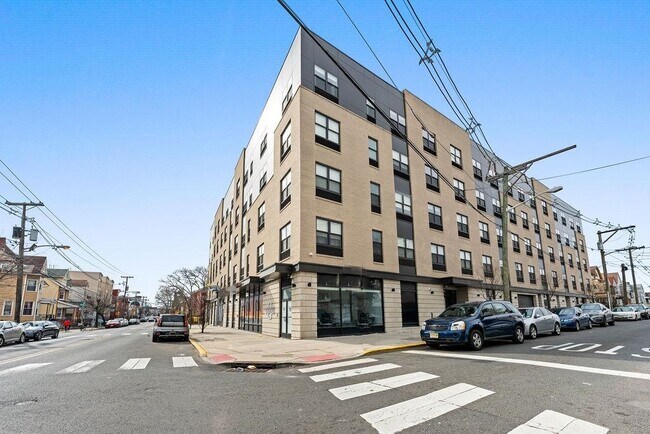 Primary Photo - 429 Bergen Ave
