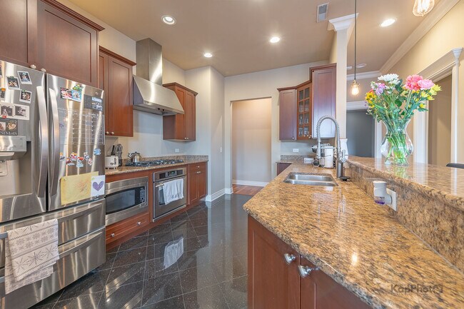 Building Photo - 1148 W Monroe St