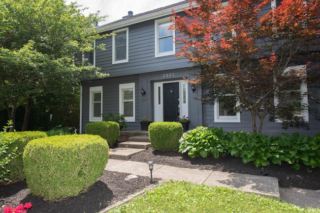 Building Photo - 3801 W Capilano Dr