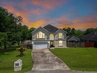 Building Photo - 5715 Ladonia St
