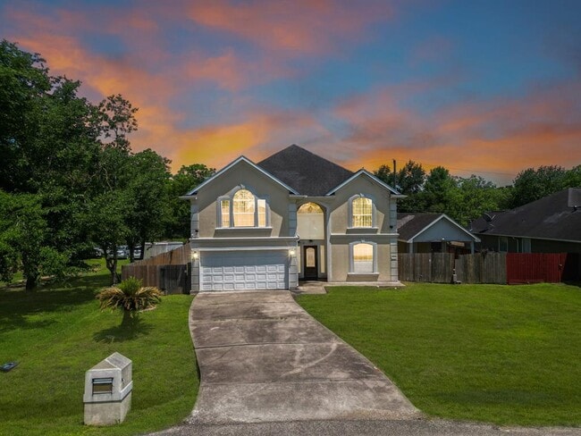 Primary Photo - 5715 Ladonia St