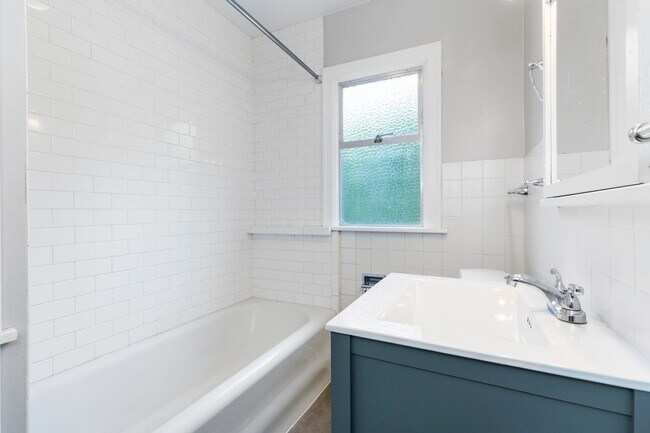 Building Photo - 3814 46th Ave NE