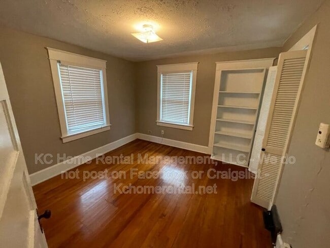 Building Photo - 3554 Genessee St