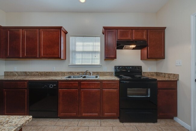 Building Photo - 1 Bed + 1.5 Bath - Spacious Loft