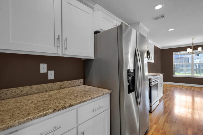 Building Photo - 721 Highgrove Ct