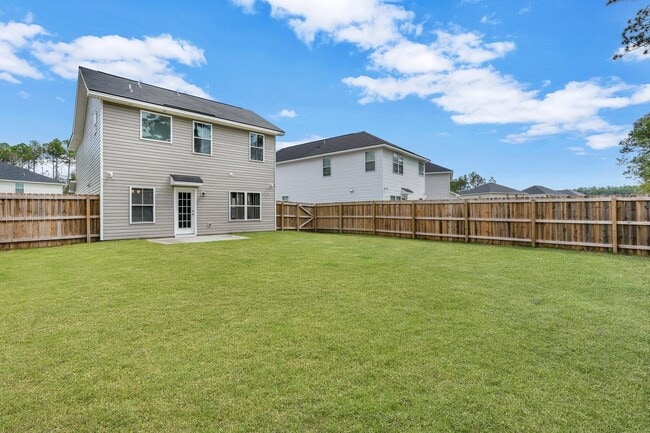 Building Photo - AVAILABLE NOVEMBER (PET FRIENDLY)