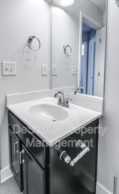 Building Photo - 5556 Prada Dr