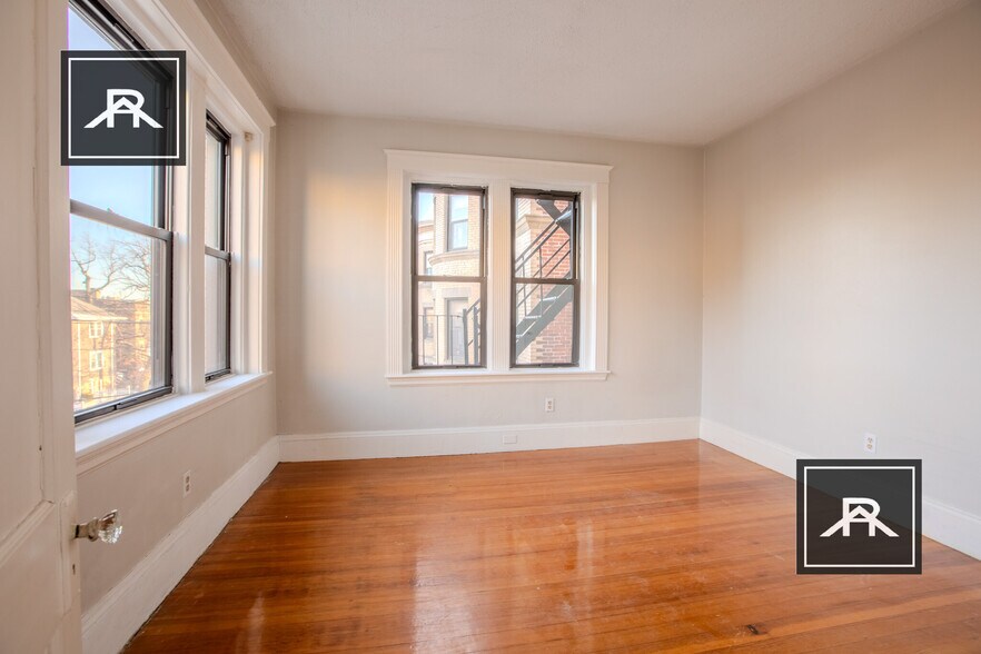 Building Photo - 52 Cummings Rd