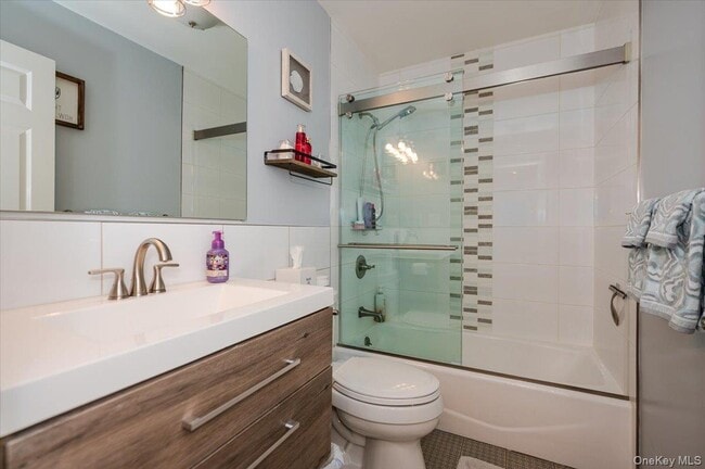 Building Photo - 525 Rocky Point Rd