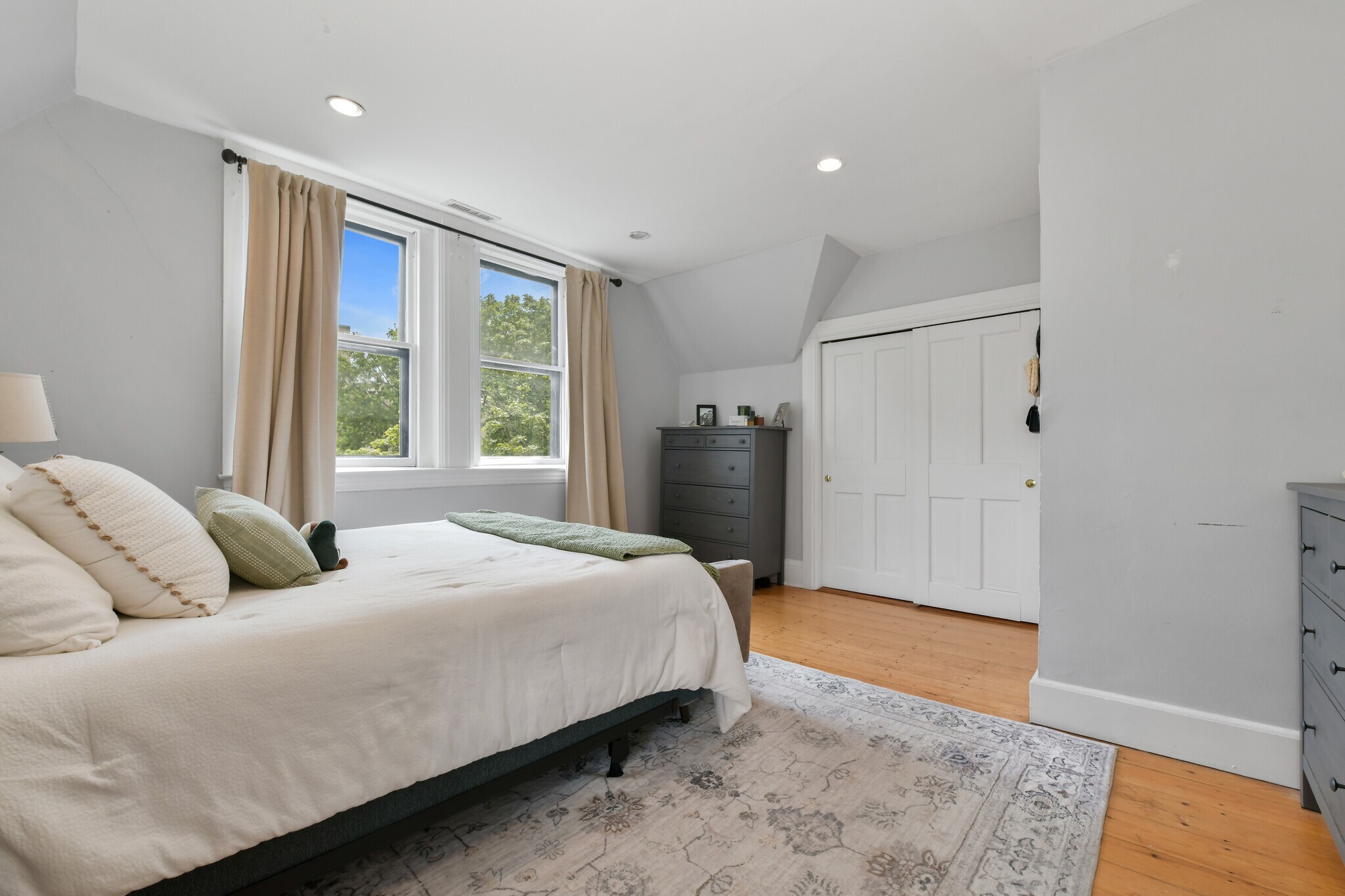 Building Photo - 1774 Beacon St