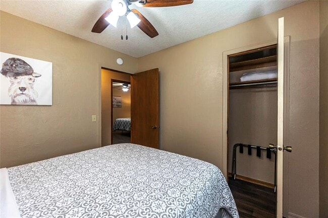 Building Photo - 512 Cypress Dr