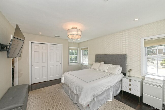 Building Photo - 2 Cherrywood Ln