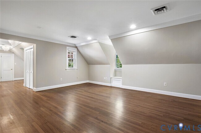 Building Photo - 9900 Kingsbridge Rd