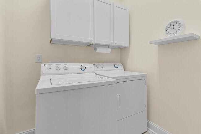 Building Photo - 3688 Maidstone Dr