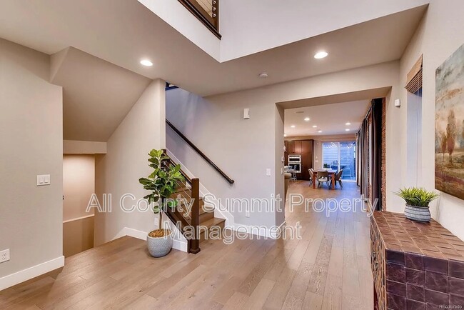 Building Photo - 1112 S Grant St