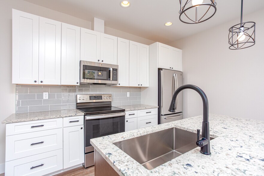 Building Photo - 1205 Fuller St