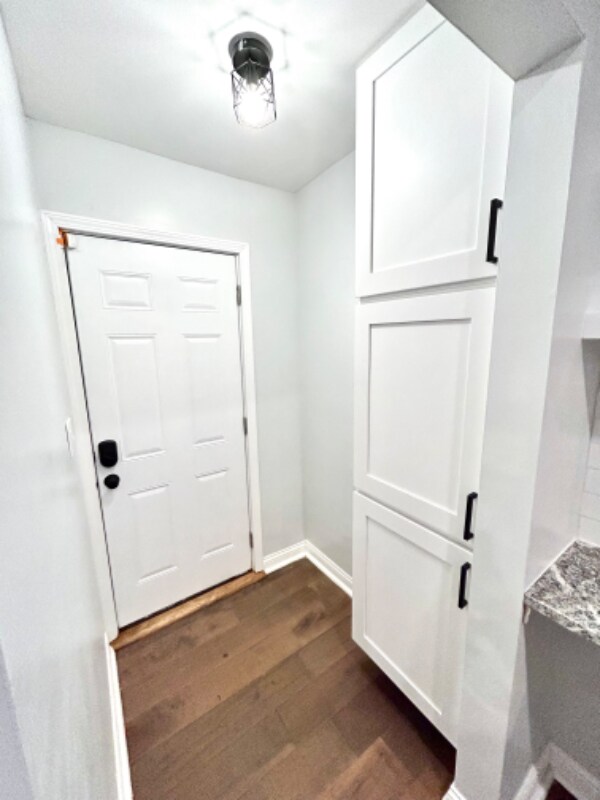 Building Photo - 211 Hawkes Ave