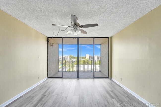 Building Photo - 12 Royal Palm Way