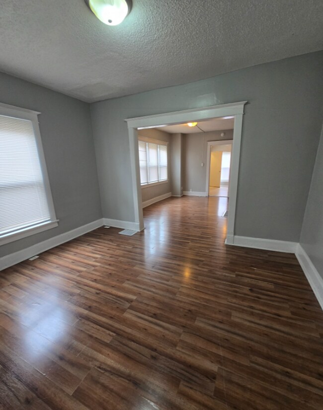 Building Photo - Newly Updated Two Bedroom Near 10th & Sherman