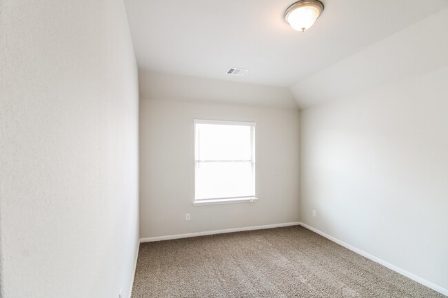 Building Photo - 1744 Yaupon Trail Ct