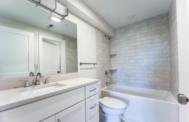 Building Photo - 1400 Centre St