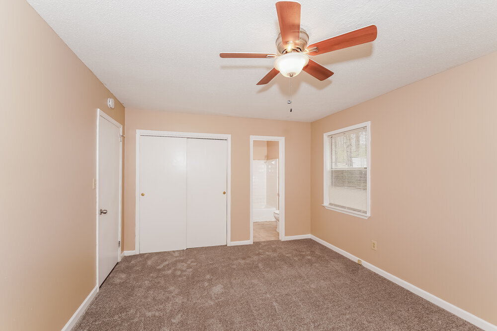 Building Photo - 5040 Loren Ln