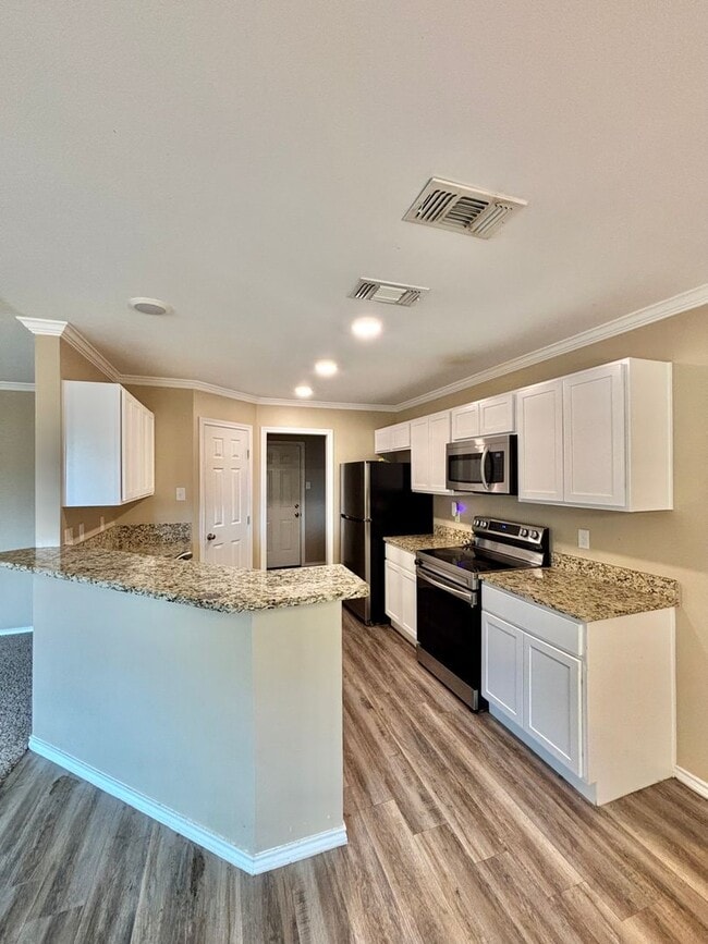 Building Photo - COMING SOON!! 3 Bedroom Home!!