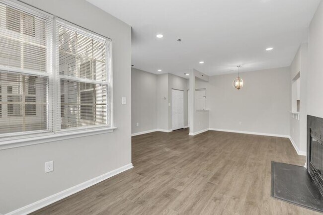 Building Photo - 606 Rolling Hill Walk