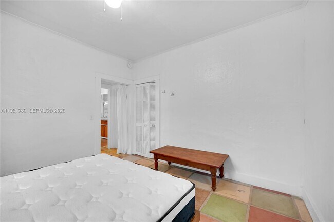 Building Photo - 528 NW 47th St