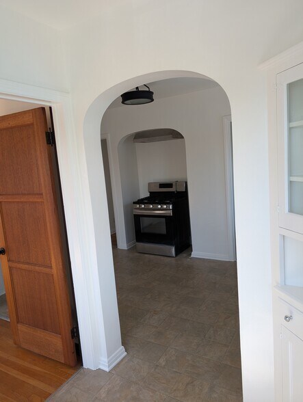 Building Photo - 436 Orizaba Ave