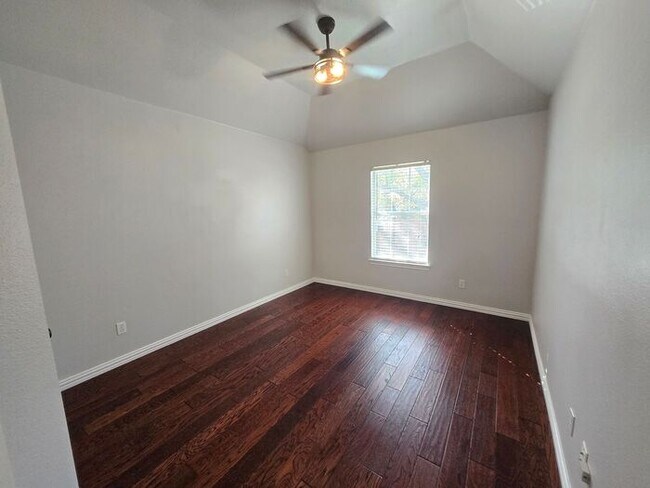 Building Photo - 6116 Thursby Ave