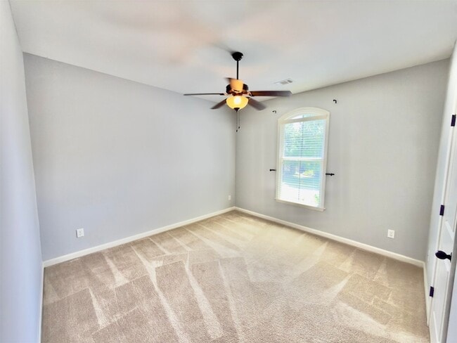 Building Photo - 570 Winding Valley Cove