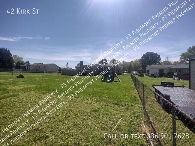 Building Photo - 42 Kirk St