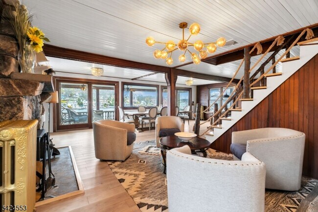 Building Photo - 363 Lakeside Blvd