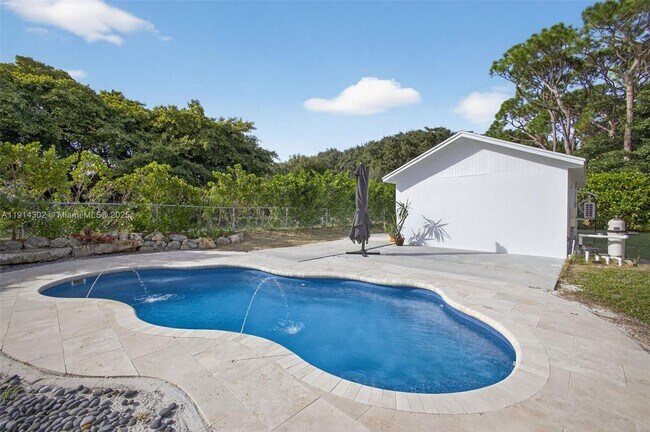 Building Photo - 11324 Palm Tree Ln