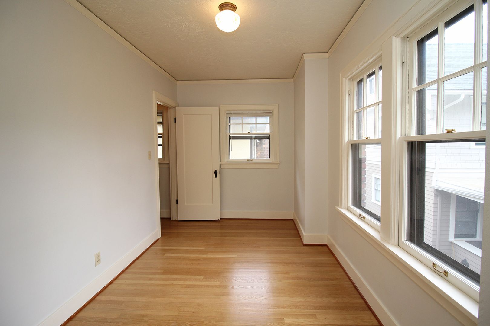 Building Photo - 2904-2914 SE Washington St & 606 SE 29th Ave