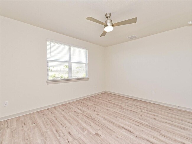 Building Photo - 7512 Daves Landing Dr