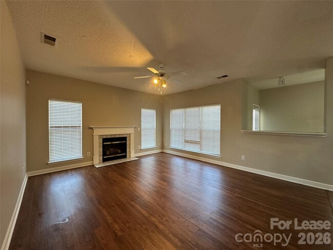 Building Photo - 5650 Berry Ridge Dr