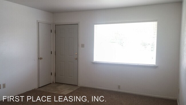 Building Photo - 3 br, 2 bath House - 325 Circle Dr.