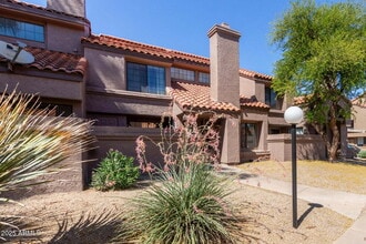 Building Photo - 3 Bedroom 2 Bathroom near ASU! I