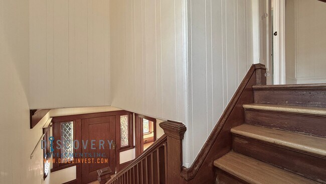 Building Photo - Panoramic Hill Estate with Sweeping Views