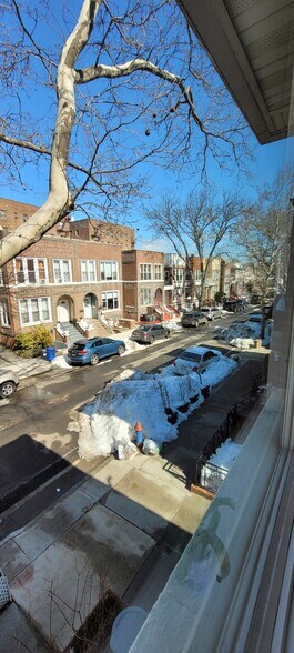 Building Photo - 53 Clara St