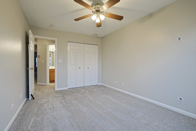 Building Photo - 145 Farmgate Dr