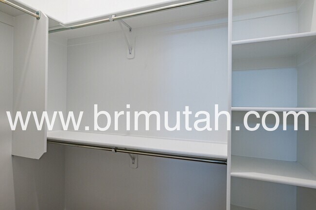 Building Photo - 9196 S Holiday Bowl Ct