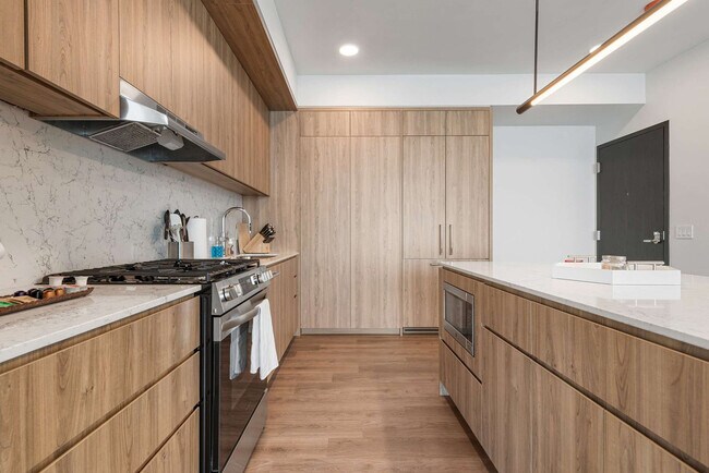 Building Photo - 1000 S Michigan Ave