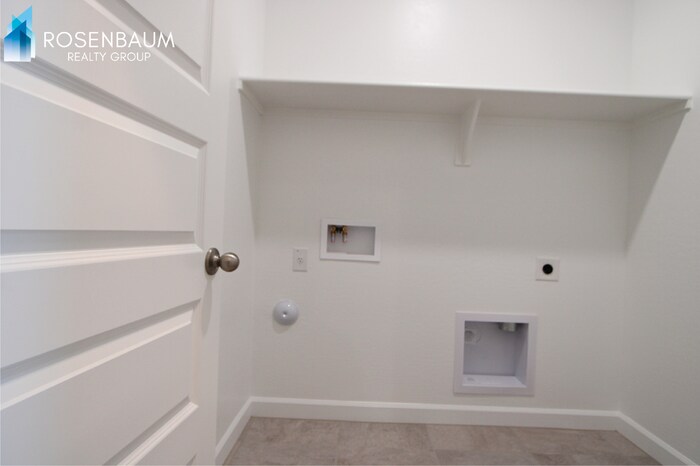 Building Photo - 38095 W Cannataro Ln