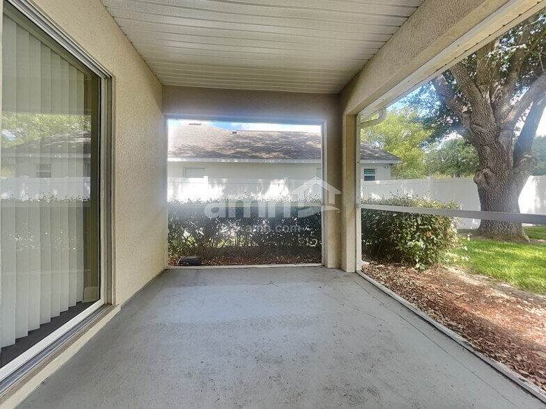 Building Photo - 1033 Legends Pass Dr