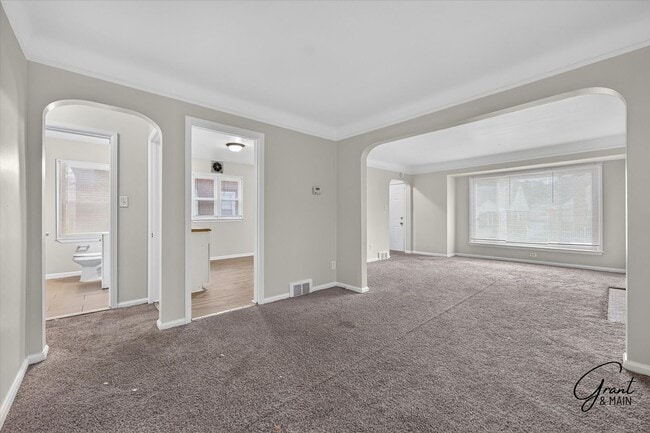Building Photo - 4 Bedroom Home - $1,550
